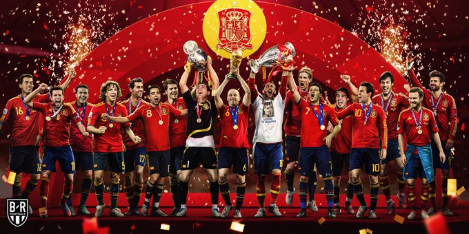 为什么南非世界杯西班牙冠军(深度解析：西班牙为何连夺欧洲杯、世界杯？天时地利人和缺一不可)
