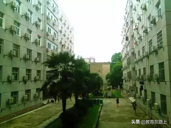 华中师范大学宿舍怎么样？几人间？空调……这里有最详细的解答
