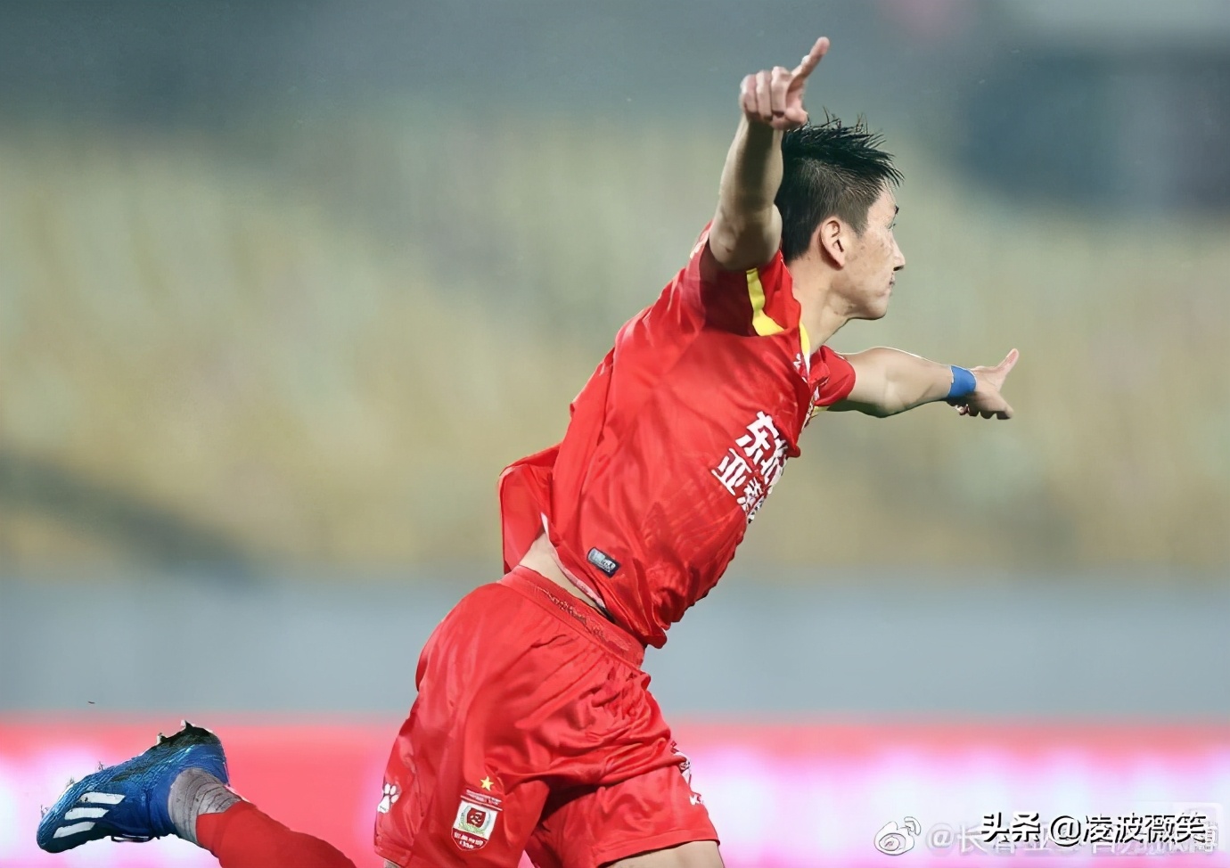 长春亚泰教学赛4-5不敌昆山FC(少打1人，队长染红，亚泰9分钟3球神奇逆转四川，李毅帅位飘摇)