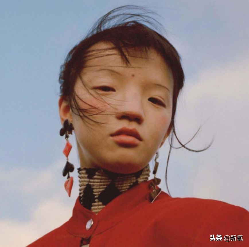 丑成这样却被定义为高级脸，中国模特一定要是塌鼻梁、丹凤眼？