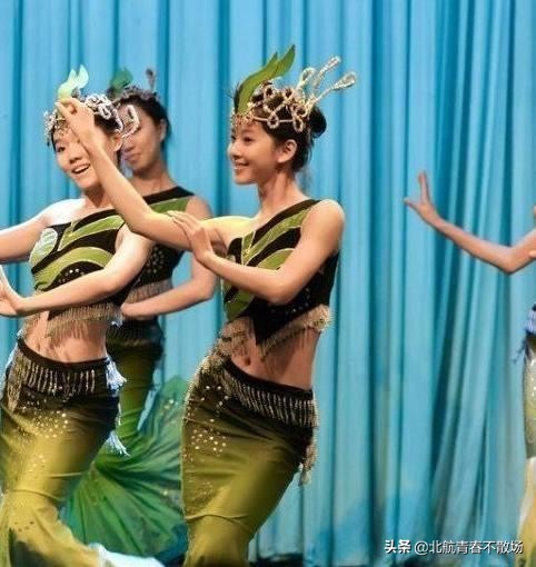 清华学霸章泽天的格局只做京东老板娘？别傻了，她早已为独立女性