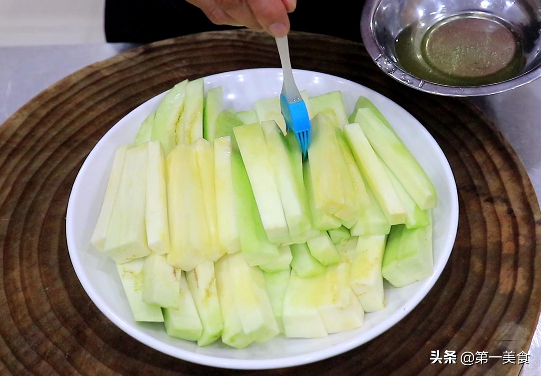 茄子的做法,茄子的做法怎么做好吃又簡單