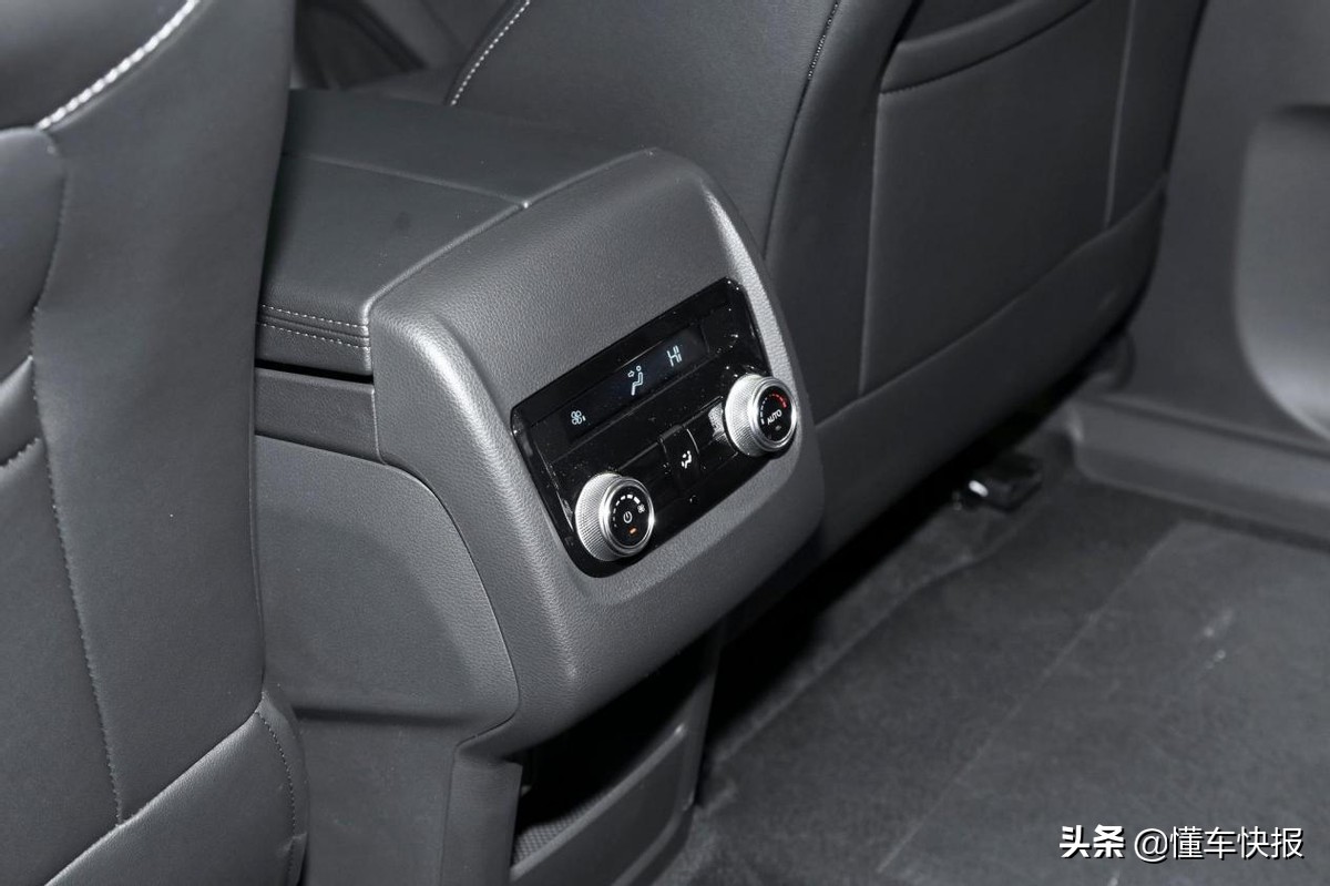 20万左右落地的2.0T中大型SUV，解析福特领裕铂领型