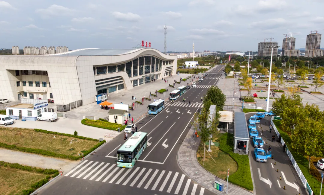 来荣成读大学：在蓝天碧海间绽放最美青春