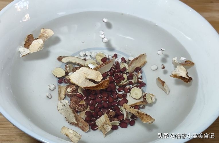 小孩光吃不长肉，入冬后多做这瘦肉粥，常吃脾胃好，吃饭也香