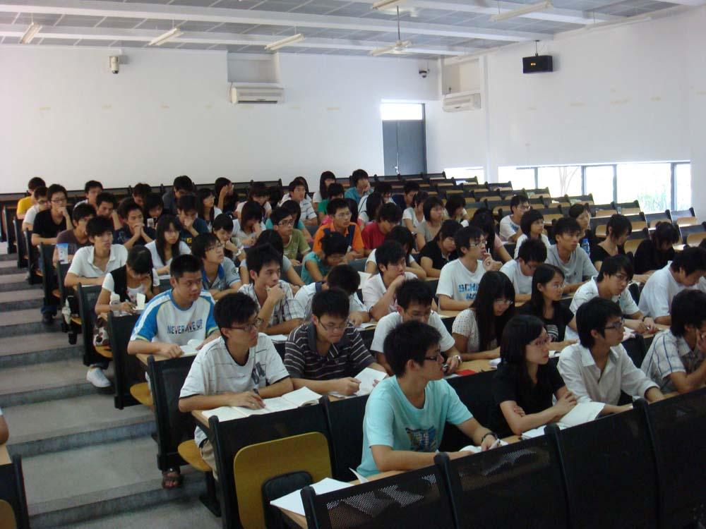 大学期间“及格”不是万事大吉，绩点低更可怕，小心影响正常毕业