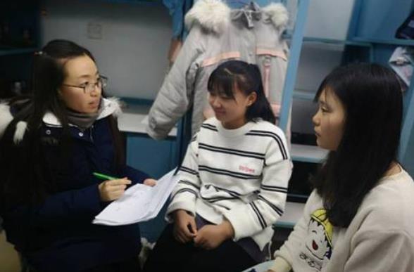 高校辅导员工资有多少？看到工资条后，才明白为啥导员这么吃香