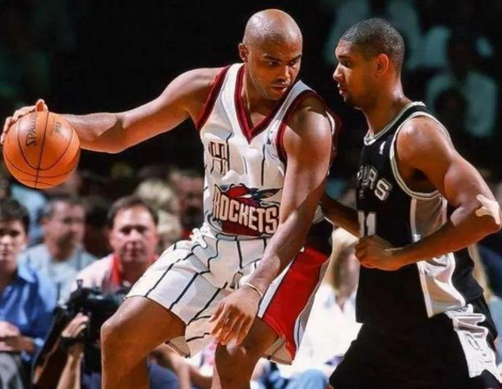 nba哪些規則為奧尼爾的（為了限制張伯倫、奧尼爾的“橫行霸道”！NBA被迫修改一系列規則）