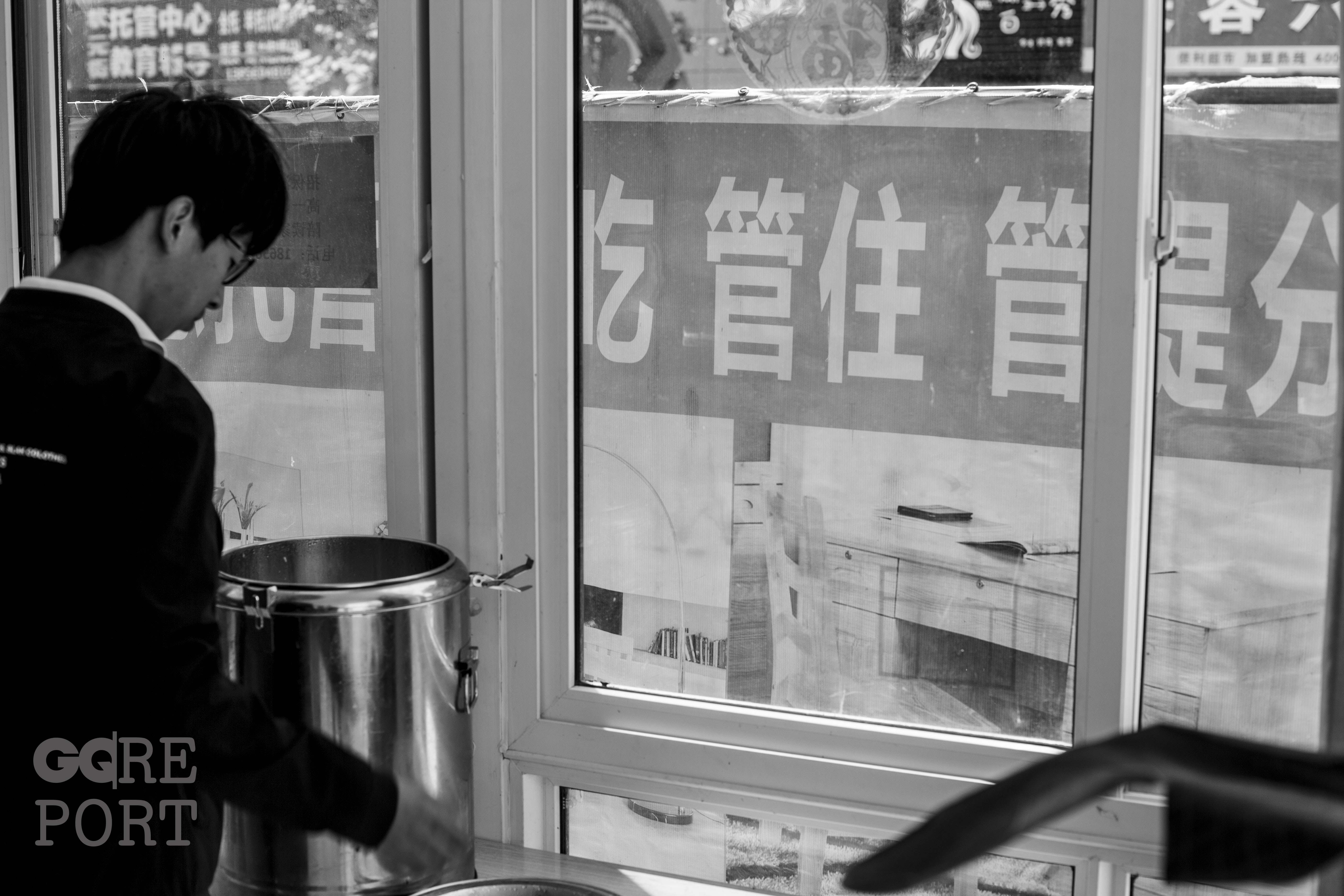 除了毛坦厂中学以外，你不知道的另外一个教育产业！！就在这所超级中学的对面