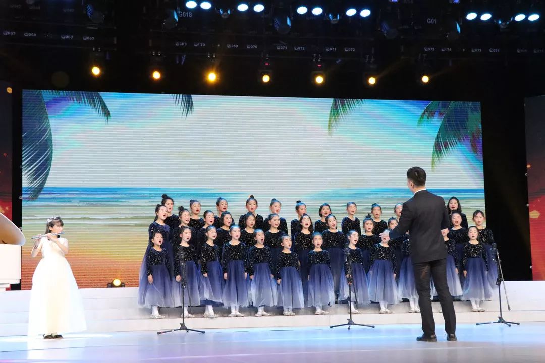 合肥世界外国语学校参加《童声中国--校园合唱节》节目