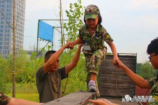 军事夏令营：给孩子一次刻骨铭心的重塑人生之旅