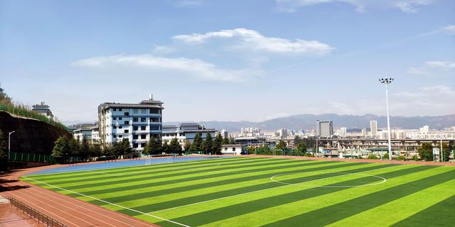 怀揣济世梦想的学子 昆明27年资深医学教育学院等你报名