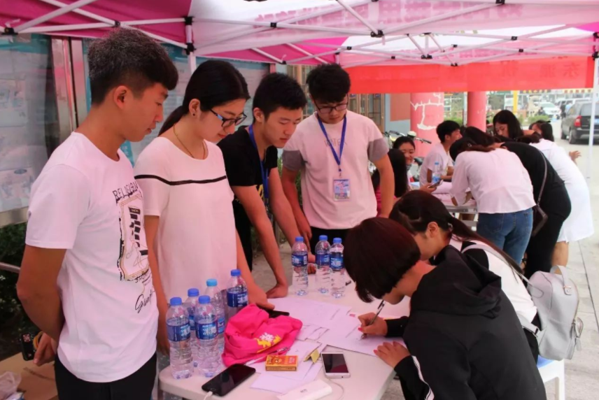 ​辅导员的逆耳忠言：大学生既不参加社团又不进学生会，会怎样？