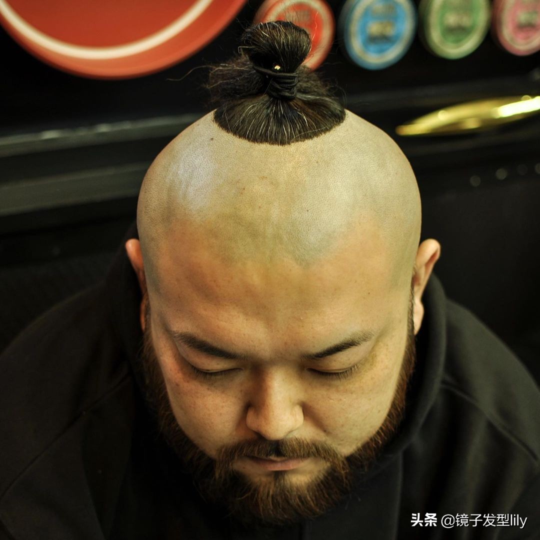 烫头类型男(烫头发型男)