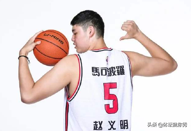 cba哪个球员最重(CBA版奥尼尔！2米18体重300斤，篮下强打3人都拉不住，这也太壮了)