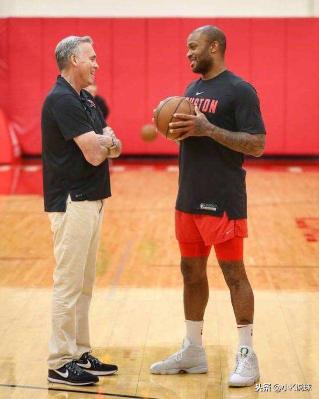 nba为什么八人轮换(既是能力所限，更是无奈之举——深度剖析德安东尼的“8人轮换”)