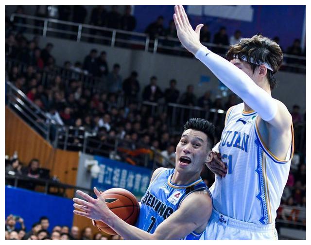 林书豪在nba为什么（北京为何换掉林书豪？虽然心疼林书豪，你也要知道这3个重要原因）