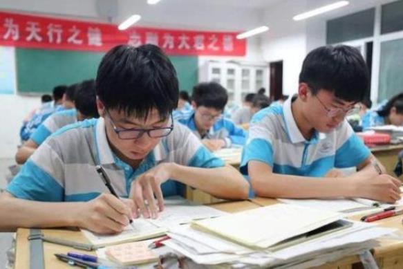 高考迎来大变动，一二三本或取消，对中等考生来说可能是福利