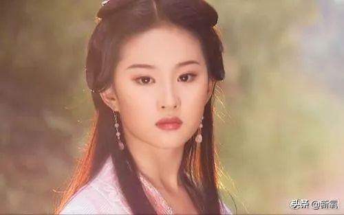 10年前的刘亦菲原来是爱豆出道，业务能力与韩国性感女团有一拼