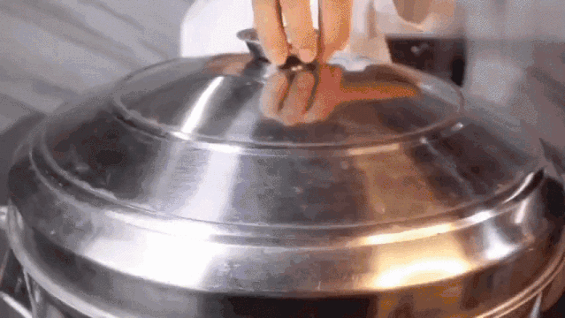 一年产396条美食视频，18年粤菜大厨教244万人“在线开店”