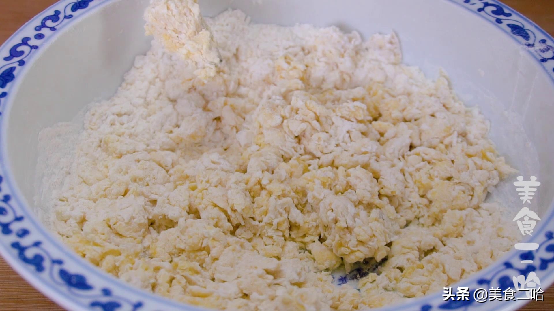 电饭煲蒸蛋糕太难了，教你用面粉蒸面包，柔软还拉丝，比蛋糕好吃