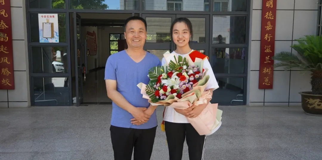 陕西考生辛灵，509分报考军校，一举成为让人羡慕的女飞行学员