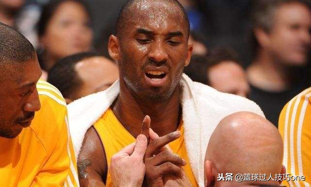 为什么nba球员骨骼脆弱(8图告诉你NBA球员有多不容易！日积月累的损伤，手指脚趾变形)