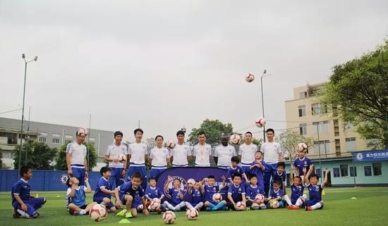 世界亚军！中国12岁少年队虐日本4队 力压巴萨恒大进决赛