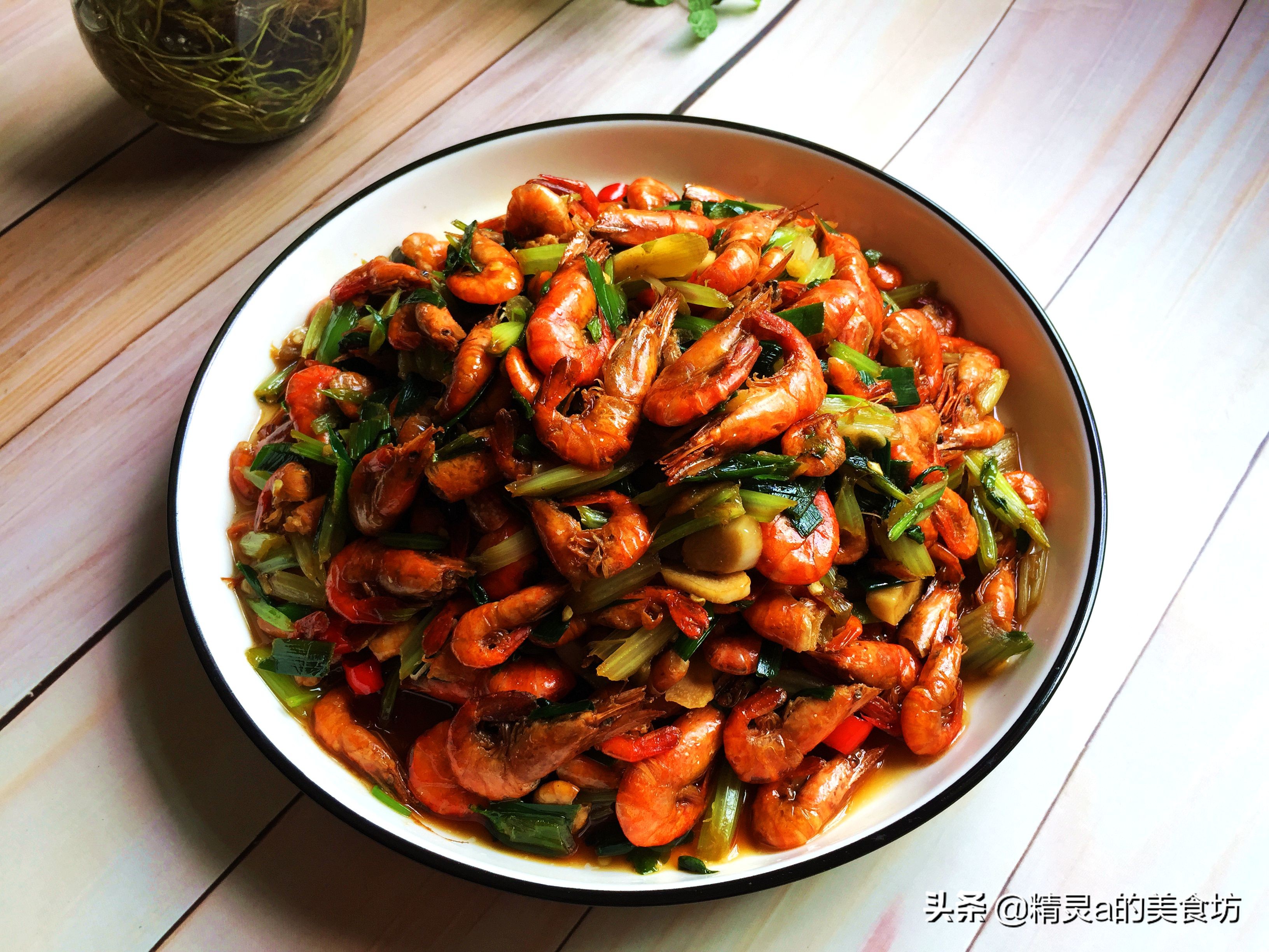 小河虾最美味的做法，又香又鲜，连壳一起吃，补钙又下饭，真好吃