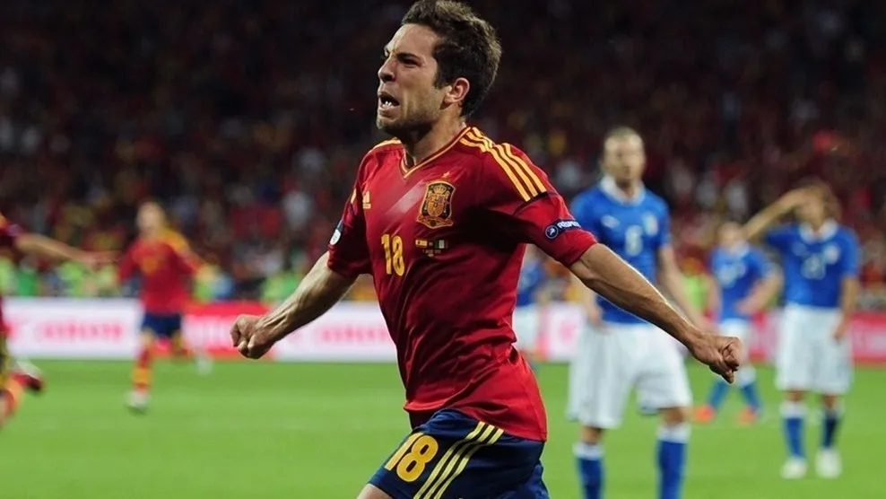 2012欧洲杯阵容（经典回顾｜欧洲杯决赛历史上最悬殊的比分，“老男孩”们最后的荣光）