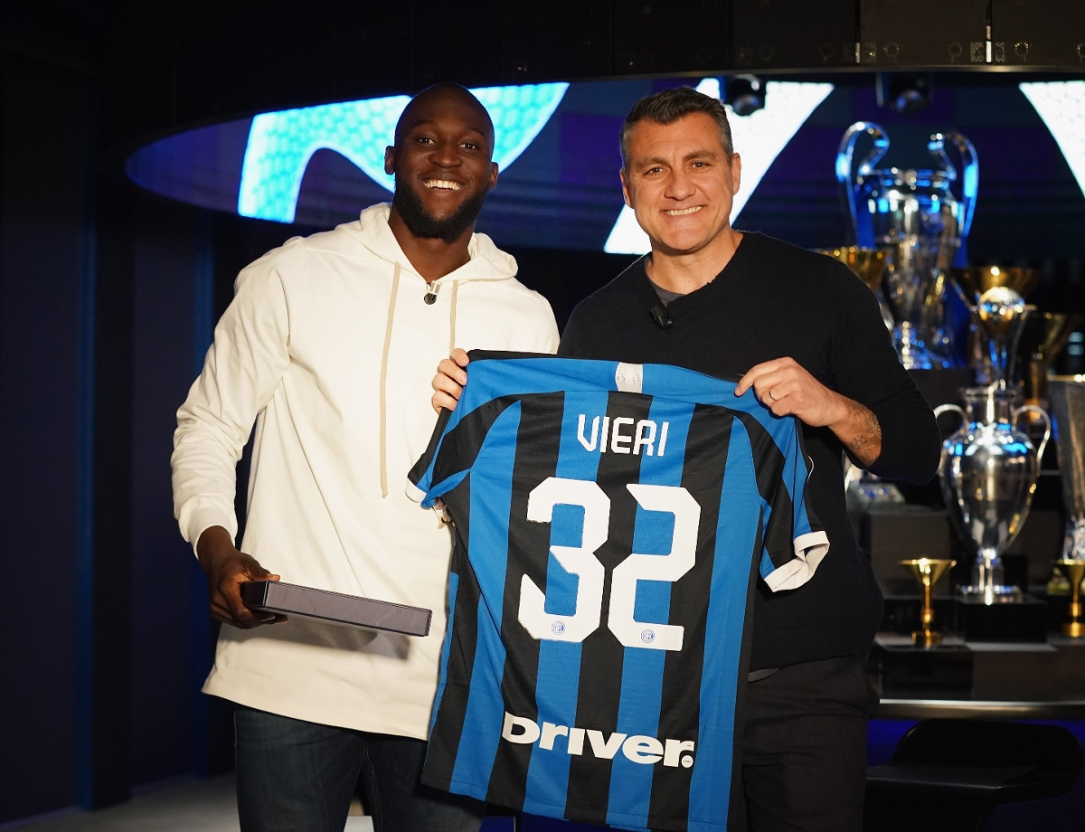 b罗就像在叼着烟踢球(维埃里:大罗比c罗更强,卢卡库能成为我的接班人)