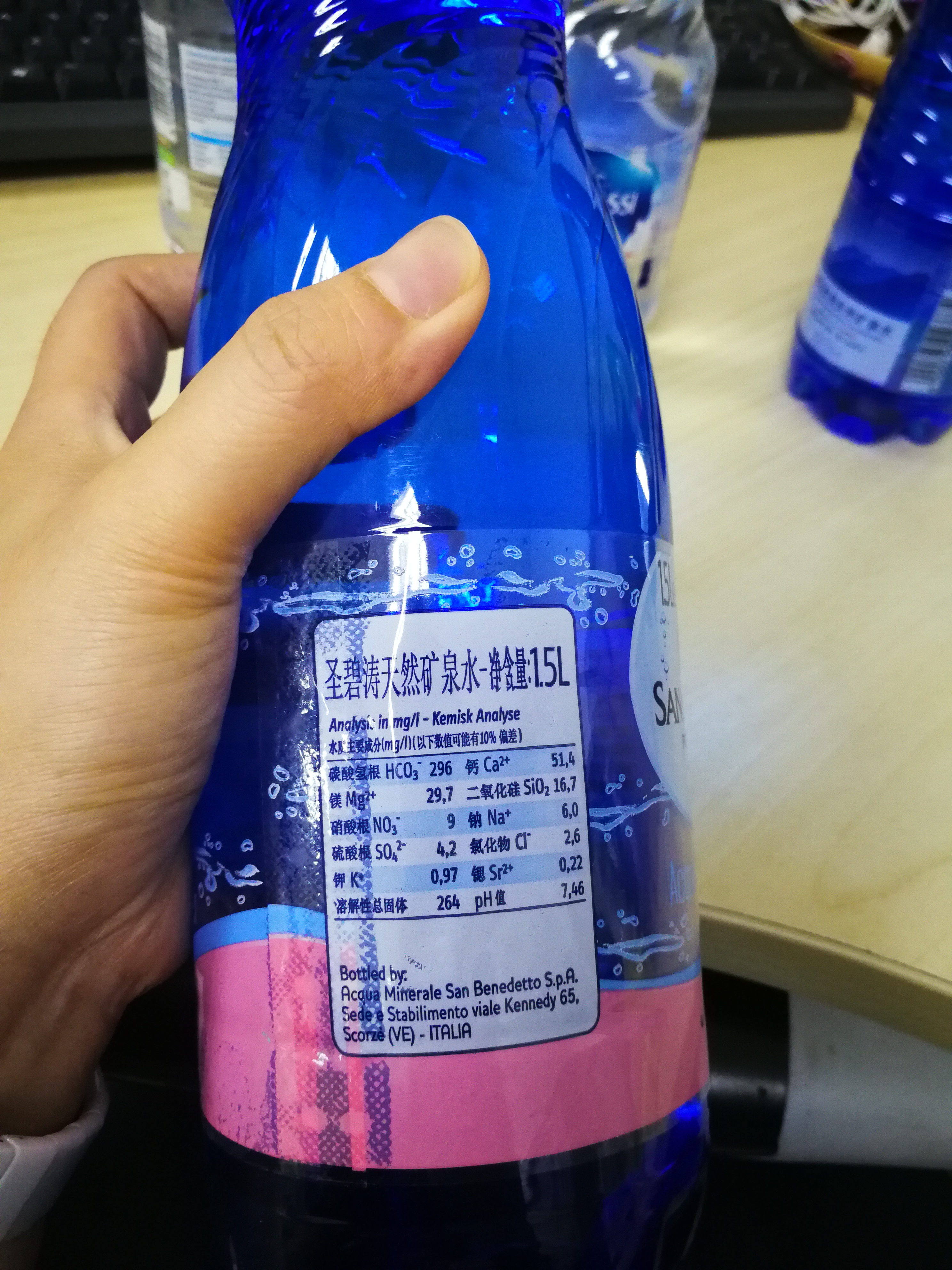 42种矿泉水测评之一 你知道的牌子几乎都在
