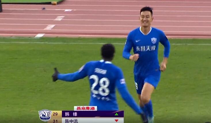中超為什么不讓用外援門將（中國足球又1奇景！中超門將替補登場踢后衛(wèi)，外援中衛(wèi)卻上不了）