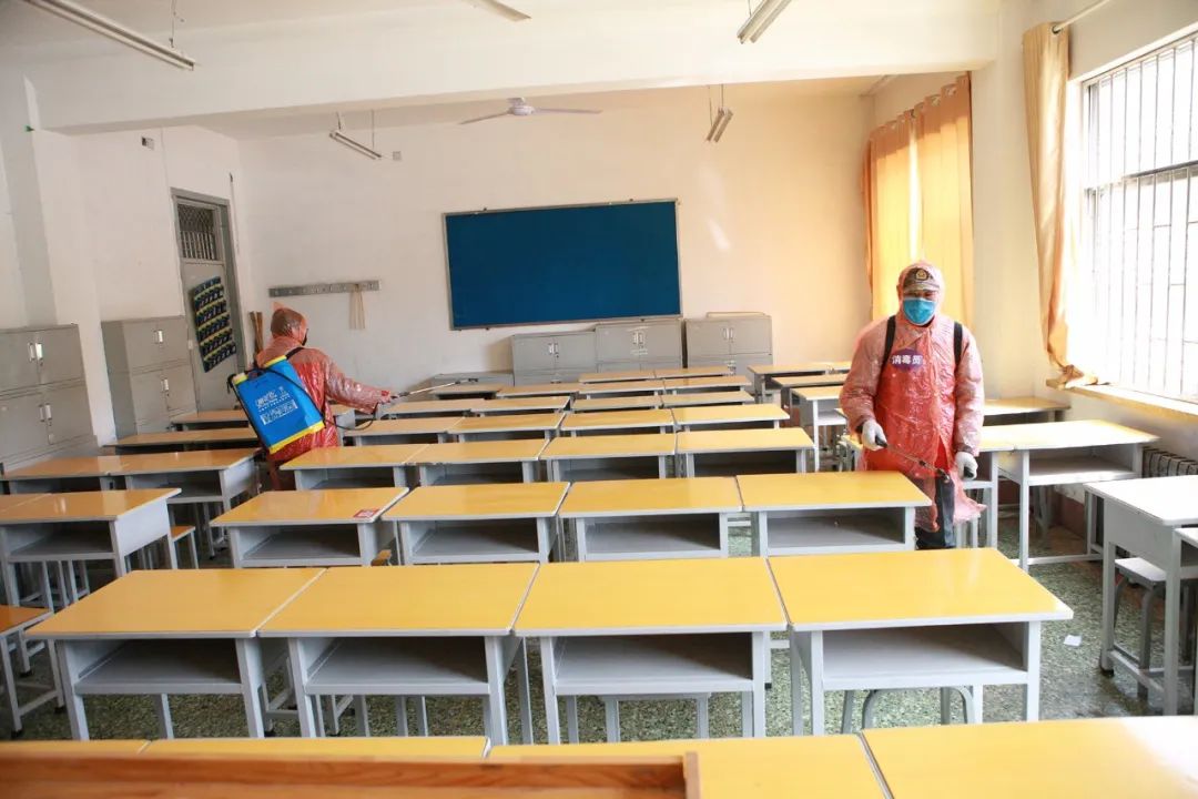 山东省潍坊商业学校组织疫情防控流程模拟演练活动