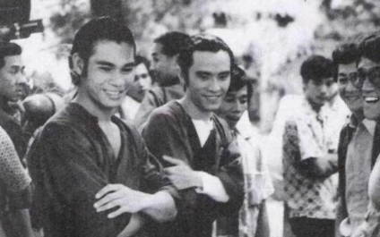 让谢贤爬去台湾见他，成龙向他求救，林青霞倒追，王羽究竟多厉害