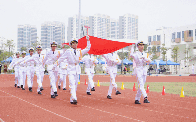 这所冷门学校，毕业生月薪过万，中年人看完想回炉重造