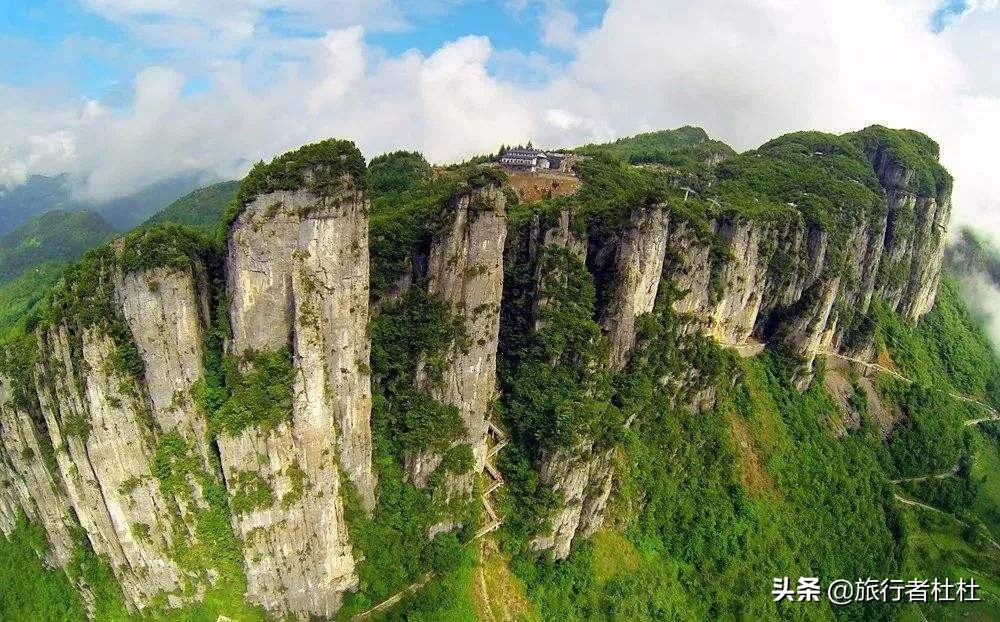 武当山、神农架、恩施大峡谷、九宫山，荆楚大地湖北十大名山