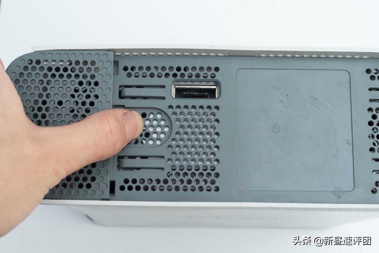 XBOX360拆解修复：我在厨房解决了万年诟病的三红问题
