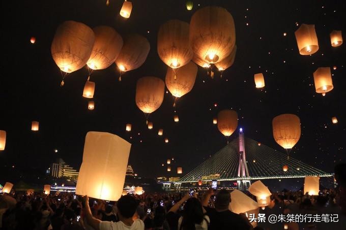 这是什么庆祝方式(傣族泼水节除了泼水之外，还有其他庆祝方式，参加过也不一定知道)