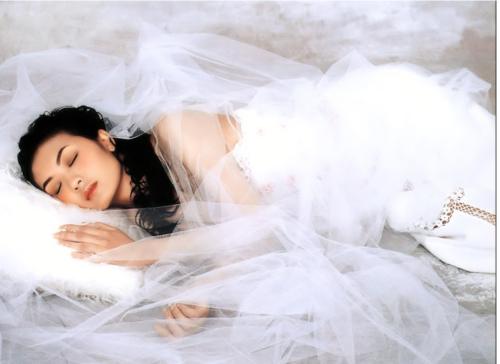 孕晚期总是失眠？孕妈难熬对宝宝也不好，注意这三点睡眠大有改善