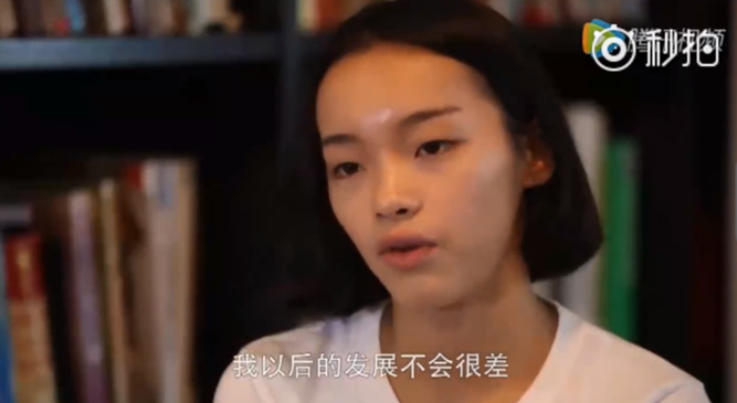 李佳琦堂妹奇袭华晨宇，之前还疑似内涵导师，她的营销过犹不及？