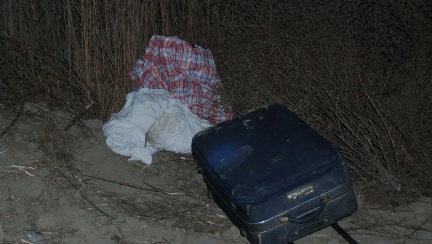 2013年，26岁女大学生弑母后抛尸工地，面对审讯她面露微笑