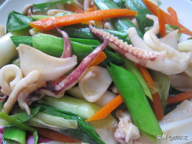 17道和蒜苗搭配的家常菜做法，口味鲜美，营养丰富