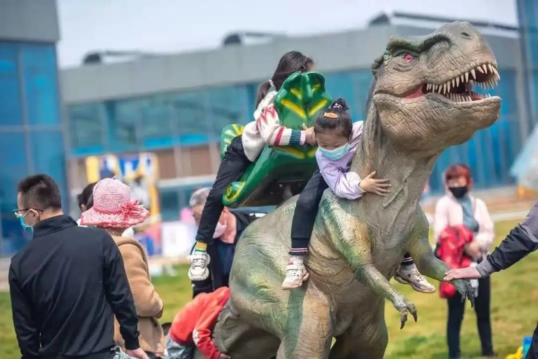 广汉易家河坝陶然新园61侏罗纪恐龙主题开园啦