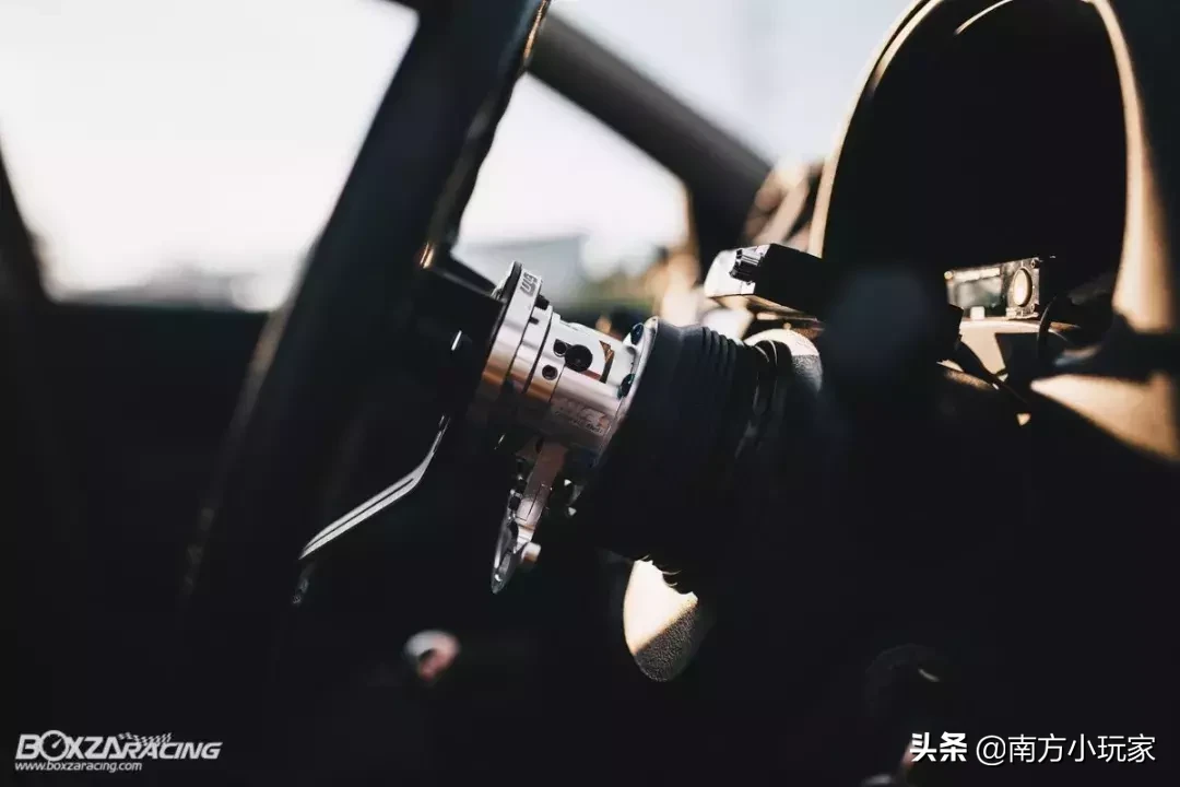 那台惨遭停产的日产小车玛驰，泰仔却玩的如此精彩绝伦