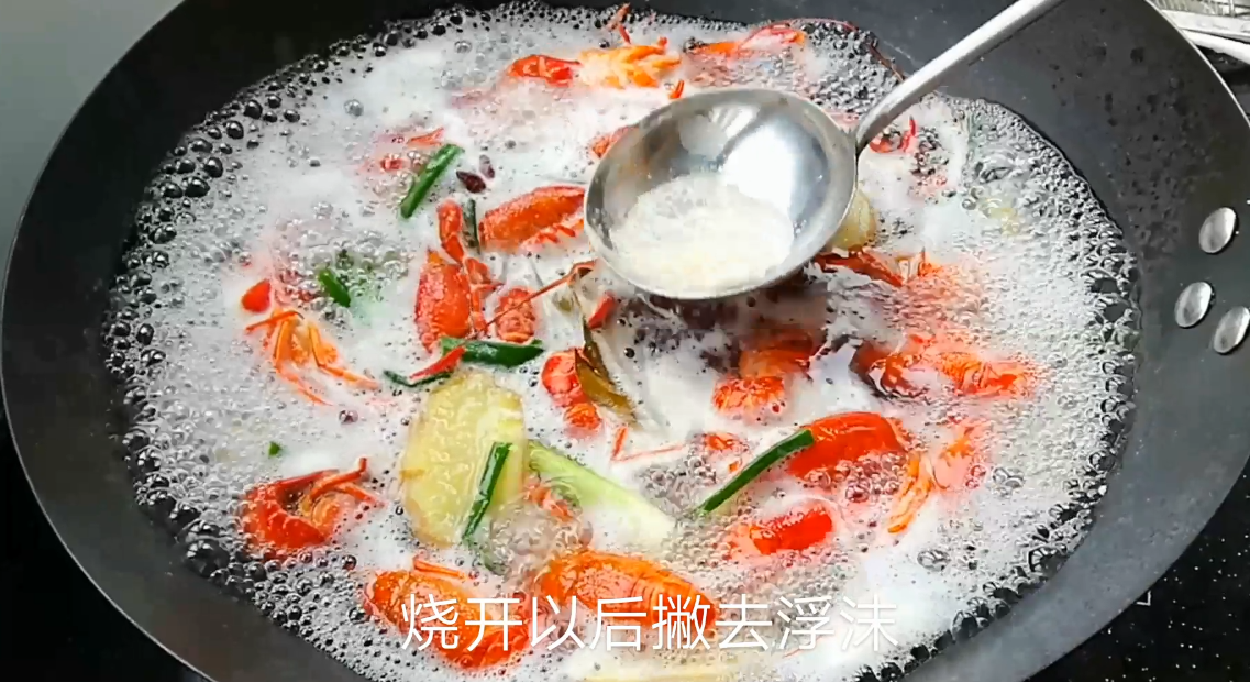 清水小龙虾的做法（堪比餐厅大厨的清水小龙虾烹饪方法）