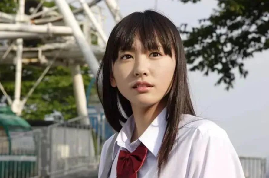 日本最漂亮女演员排行榜(2021日本女生评选的10大最美女星，石原里美仅排第7，第1名没争议)