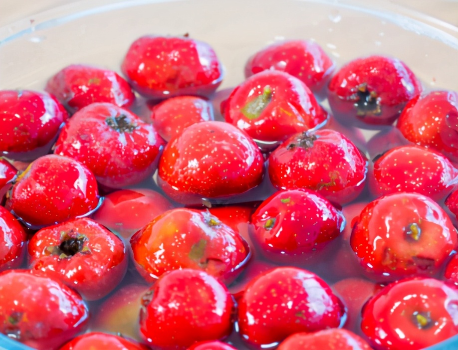 做糖葫芦时，注意“1放2不做”，糖葫芦不粘牙不粘手，嘎嘣脆