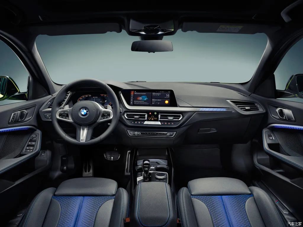 全新宝马M135i xDrive官图发布；大众T-ROC探歌新车型上市