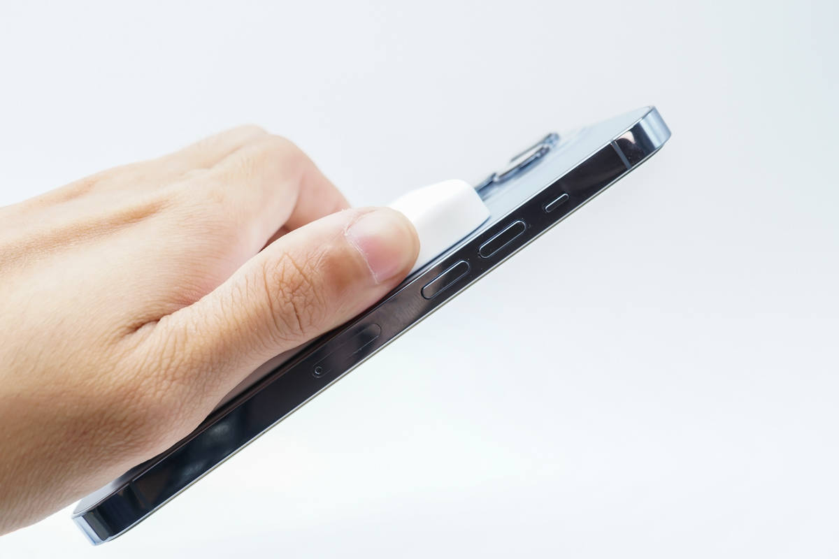 天干物燥小心火烛！苹果、华强北 MagSafe 行动电源横向对比